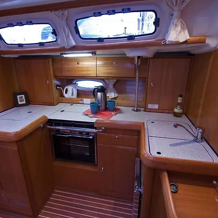 보트호텔 Bavaria 46 Cruiser- Gracic Ii
